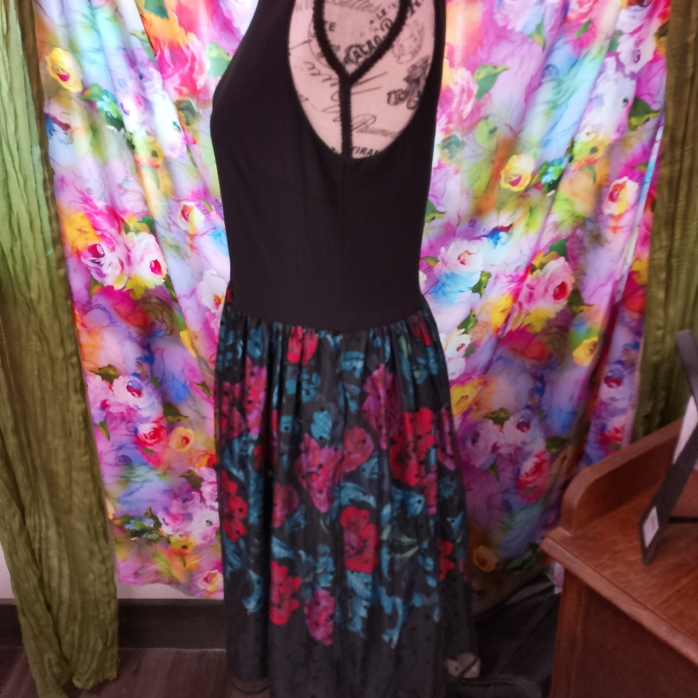 Eliza J Black and Floral Dress - Picture 4 of 9
